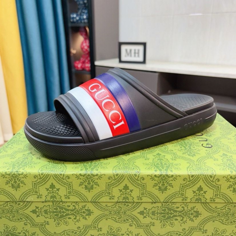 G*u*i slippers